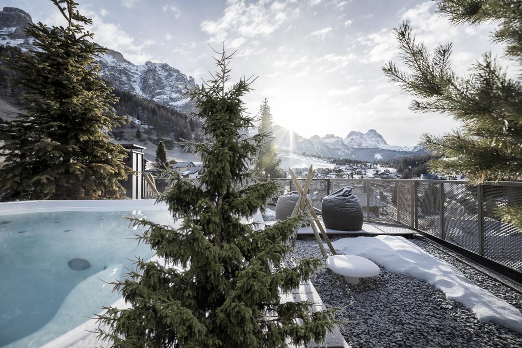 Hotel Tofana San Cassiano  Esterno foto